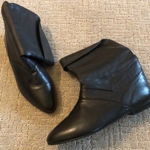 Apostrophe  Leather Bootie size 6